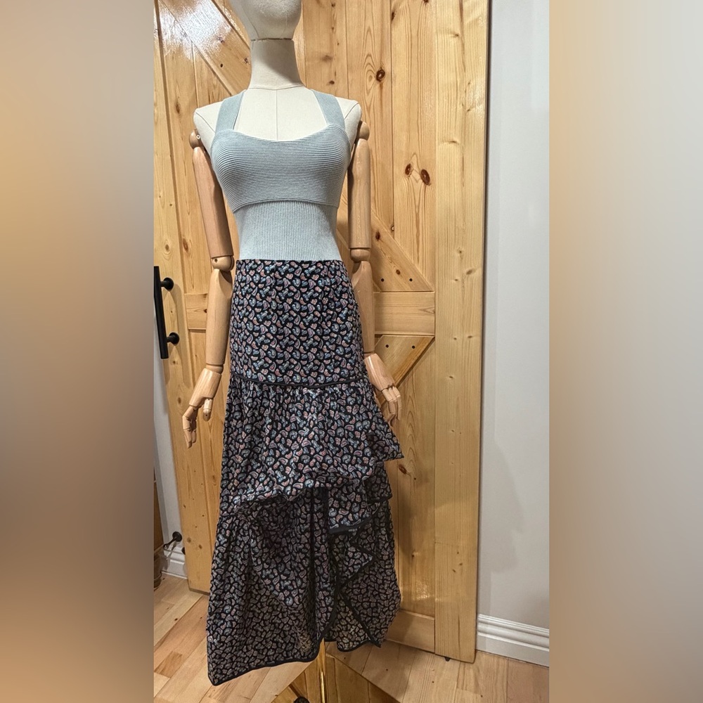 Floral Patterned Black Skirt
